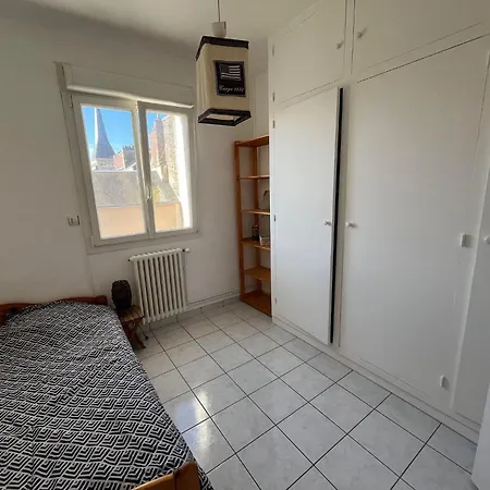 Entre Et Centre Dans Maison Avec Jardin Habitación en casa particular